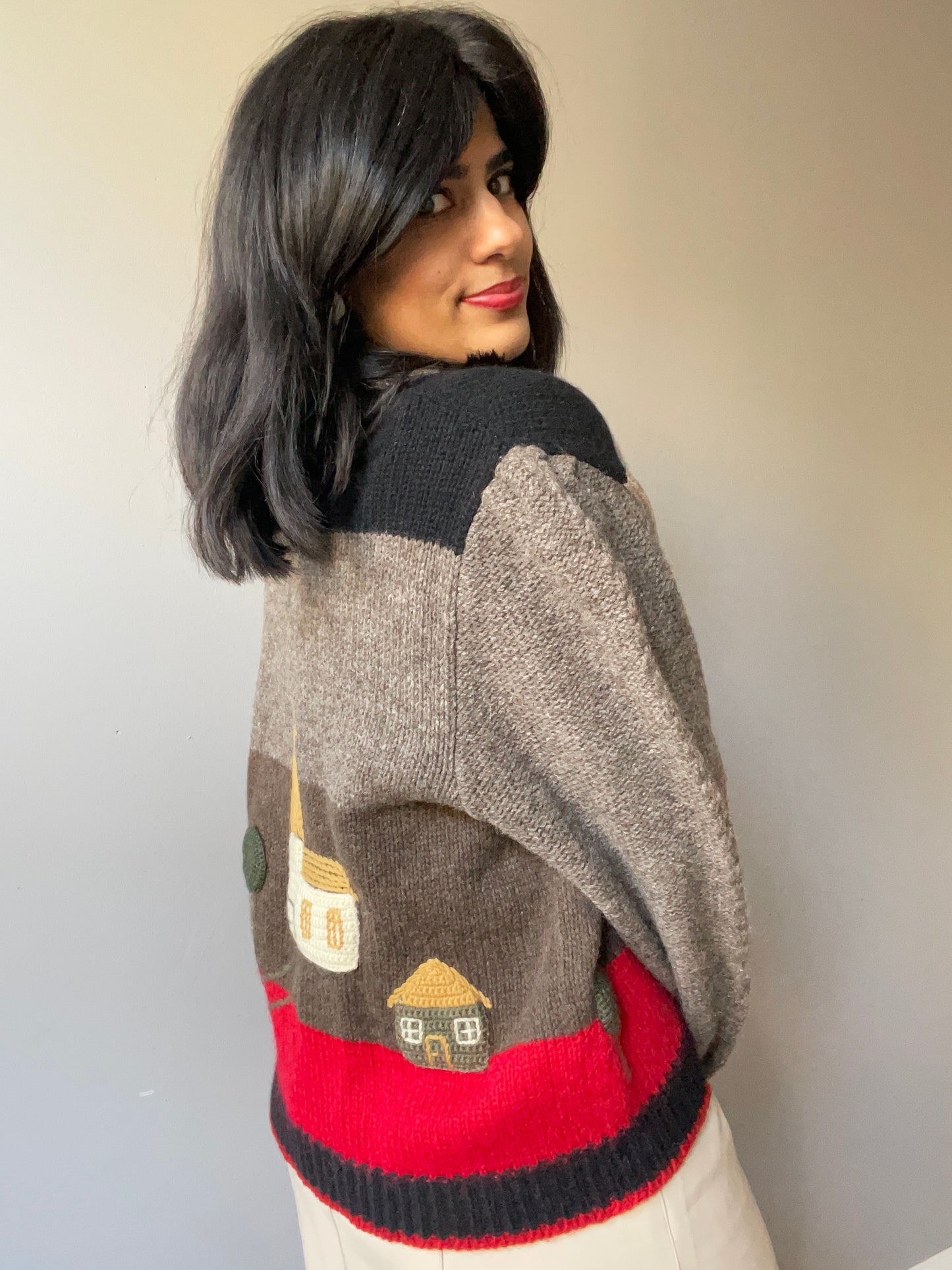 Vintage Chunky Cottage Scene Knit (Size M/L)