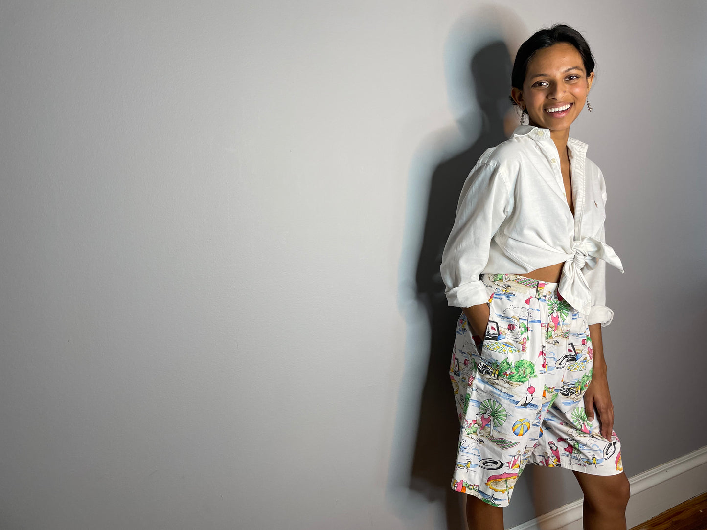 Vintage Beach Theme Shorts (Size 6)