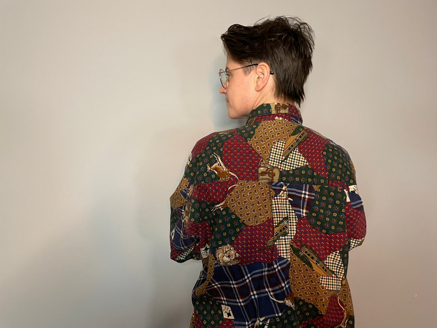Vtg Australian Themed Patchwork Button Down (Men's XL)