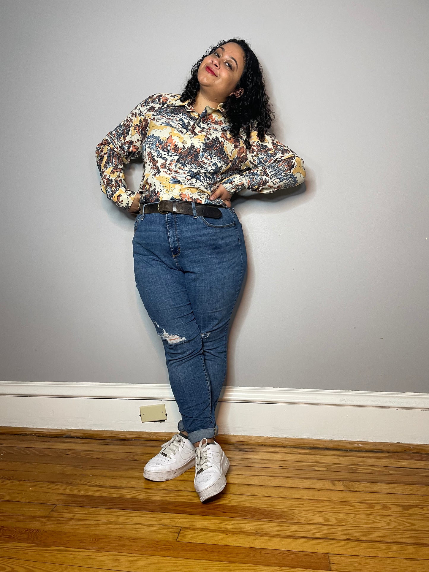 Vtg City Scene Polyester Button Up (M/L)