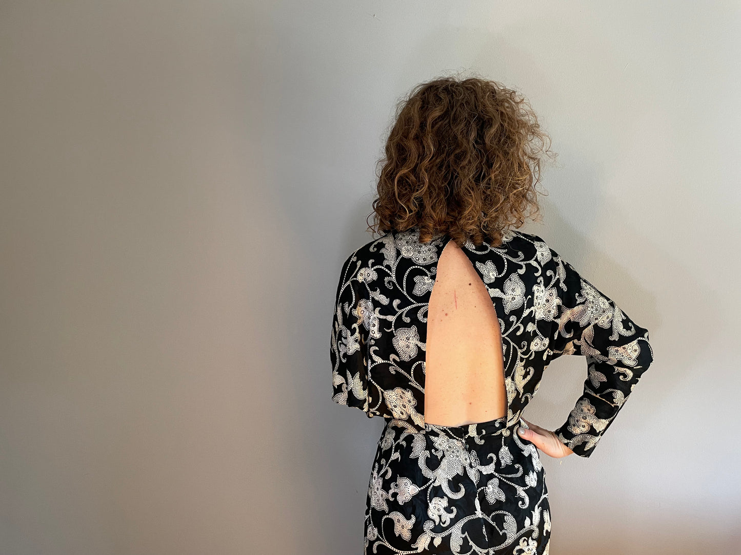 Vtg Open Back Black and Cream Cocktail Dress (XS/Small)