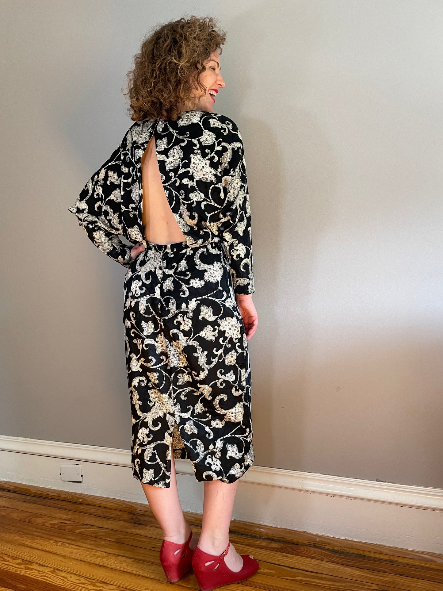 Vtg Open Back Black and Cream Cocktail Dress (XS/Small)